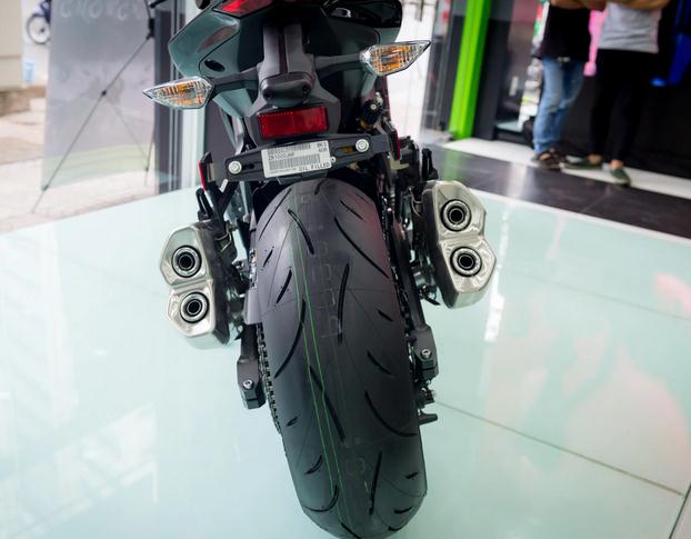 Moto Kawasaki 2022, gia xe Z1000 2021